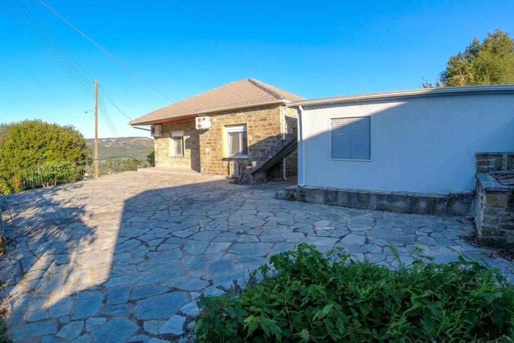 Breathtaking Lake View Cottage With A Fireplace Next To Ioannina City! Exterior foto